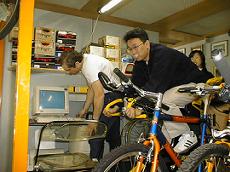 機械的負荷を電気的に作ってこぐ力や心拍などのテストです